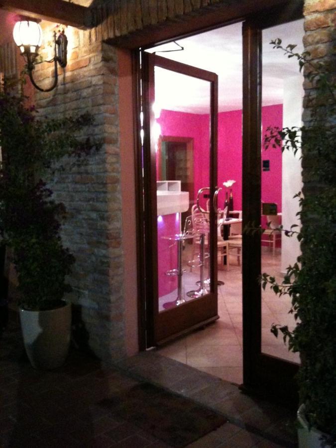 Hotel Le Corti Pitstop Ферара Екстериор снимка